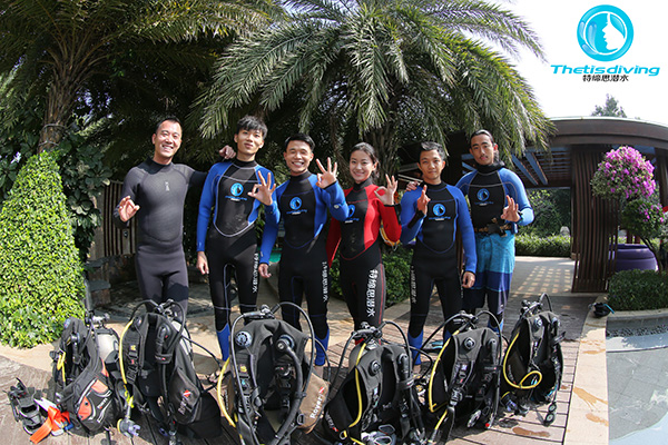 12/12正式上線！PADI 最新課程【休閑潛水員Resort Diver】 丨 一天拿證，潛遍全球